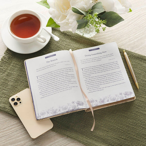 Quiet Time with God for Women Tan Faux Leather Devotional