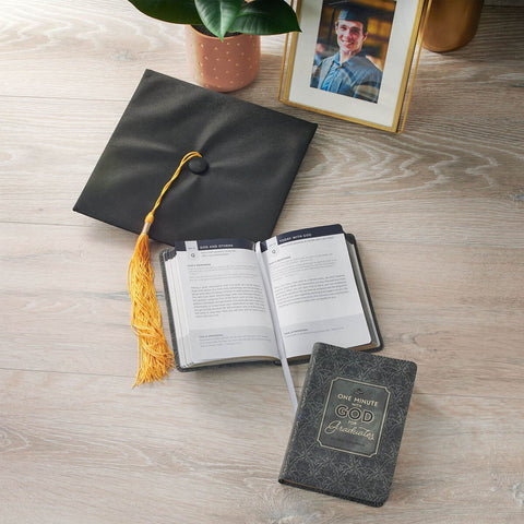 One Minute with God for Graduates: 365 Daily Devotions